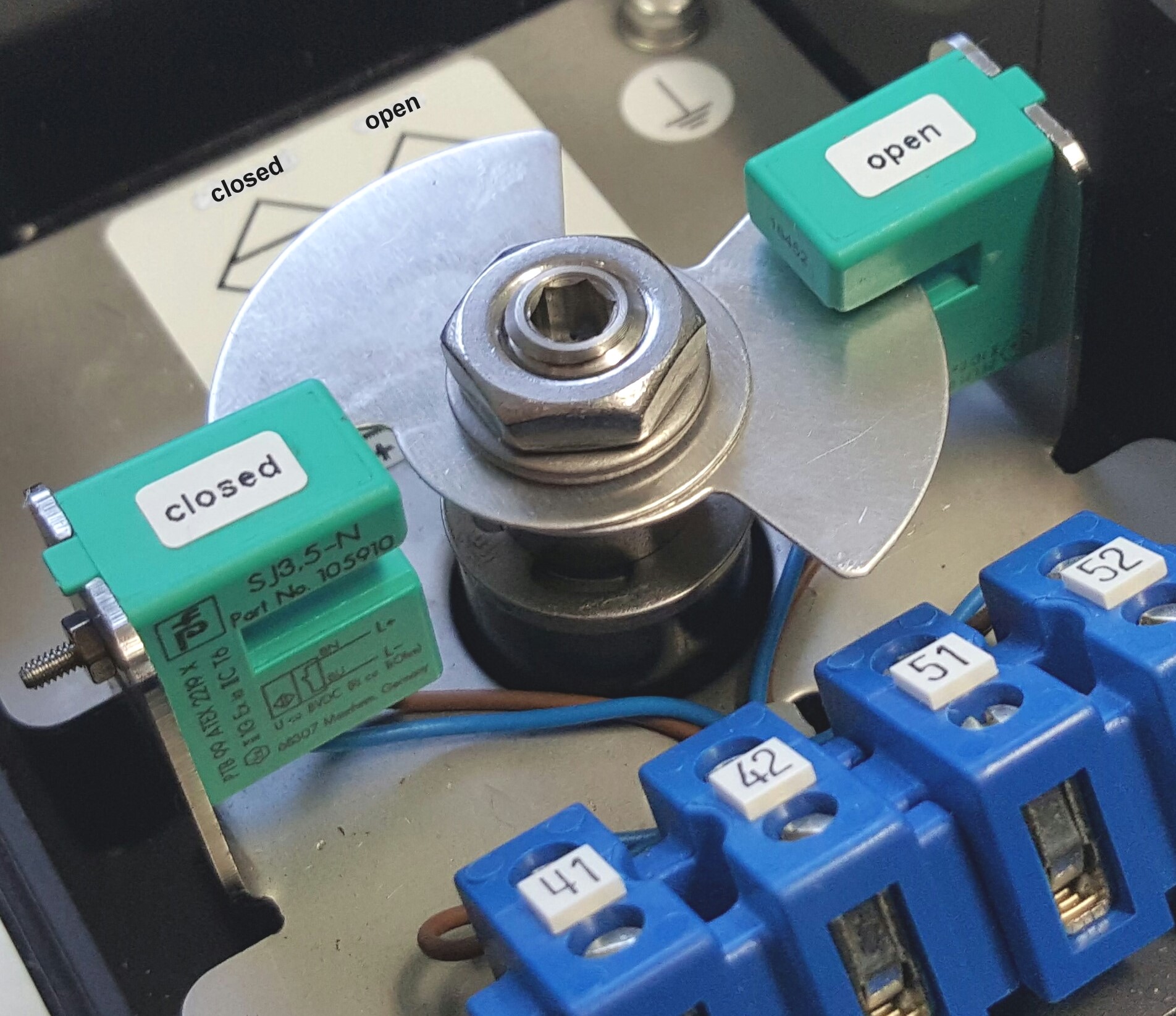 Limit switch boxes, valve position monitors for valve automation